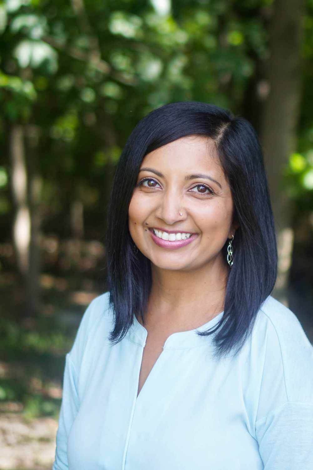 Dr Mikhila Wildey recieves Pew Teaching Excellence Award
